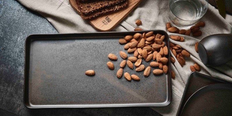 aida RAW Metallic Brown rektangulaert fad.jpg