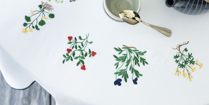 LANGKILDESN RUND BLOMSTERDUG 140CM DKK12991